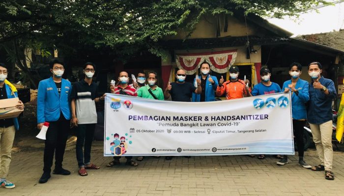 Sambut Bulan Pemuda PMII Cabang Ciputat dan KEMENPORA Bagikan Ratusan Masker